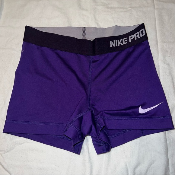 NikePro Training 3 inch Shorts, size XS - Picture 1 of 2